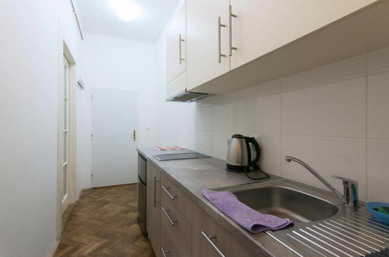 Central Prague Wenceslas Square Apartments Dış mekan fotoğraf